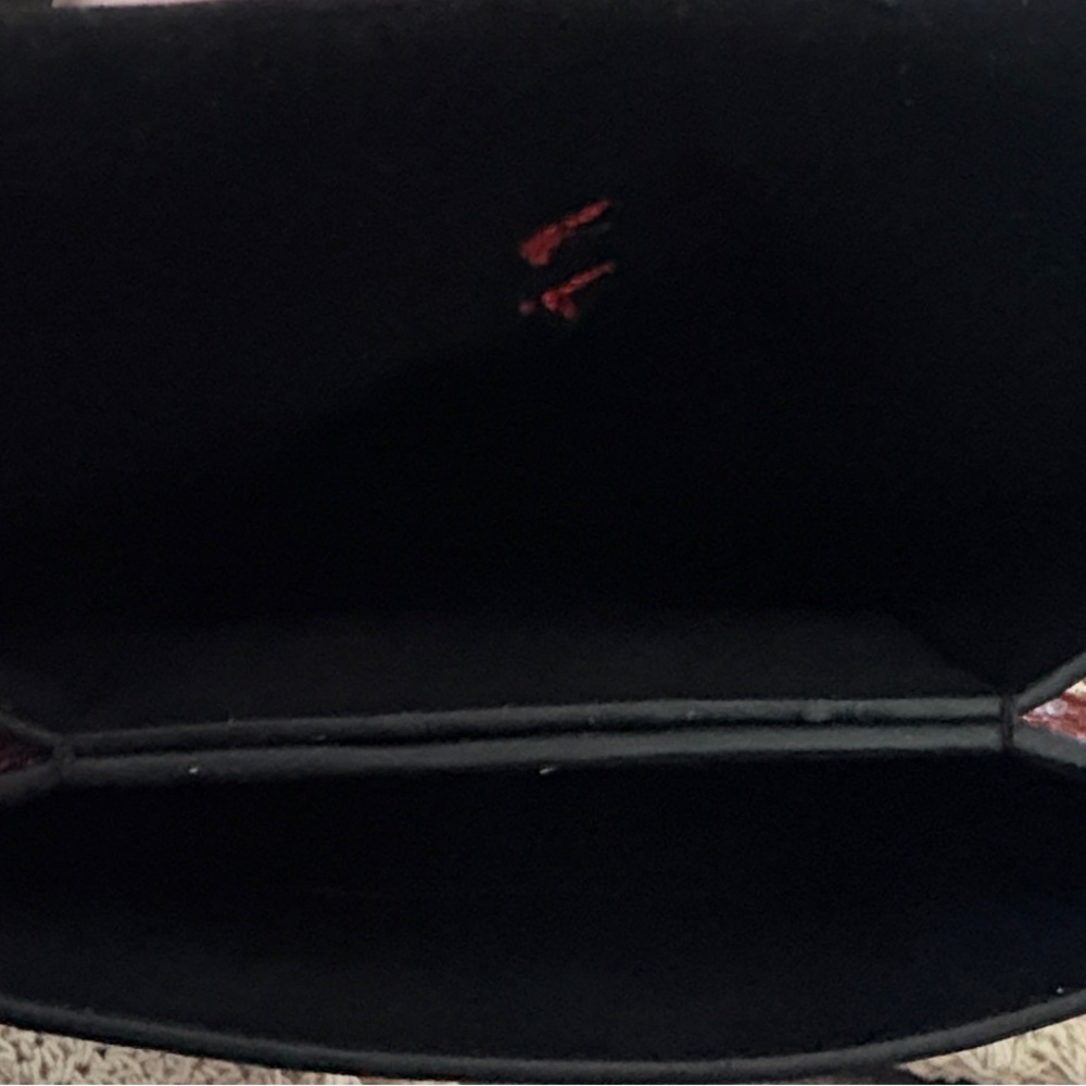 Red Textured Crossbody Phone Pouch - Picture 3 of 3